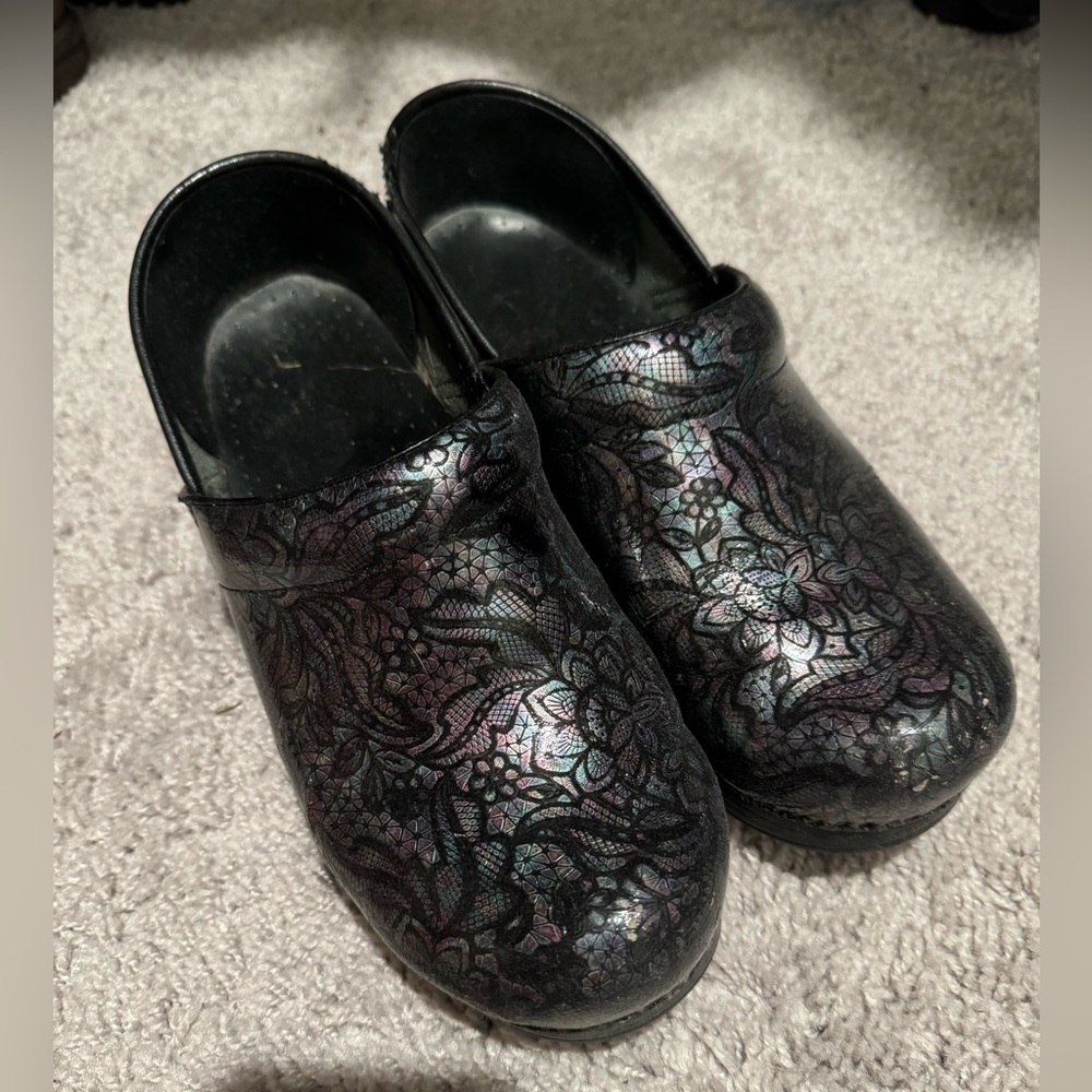 Womens Dansko clogs size 39